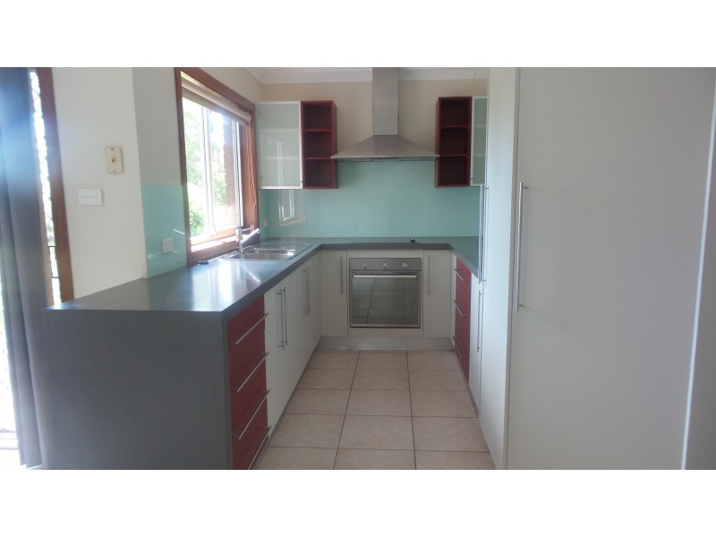 2 Folia Close, West Nowra NSW 2541