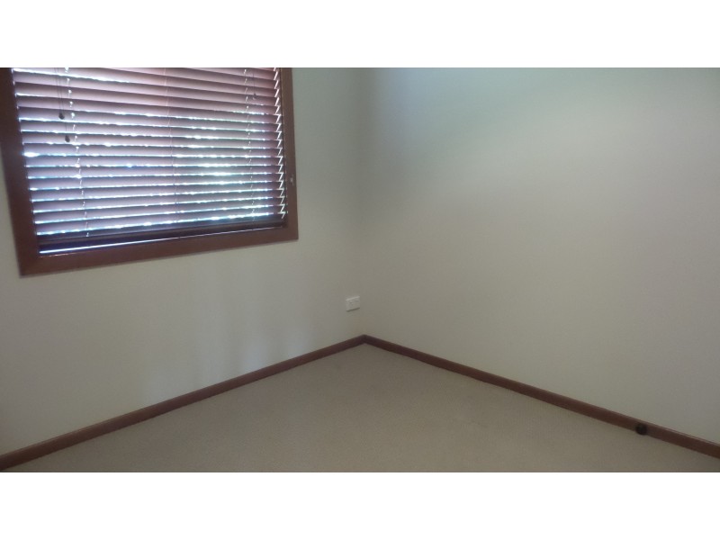 2 Folia Close, West Nowra NSW 2541