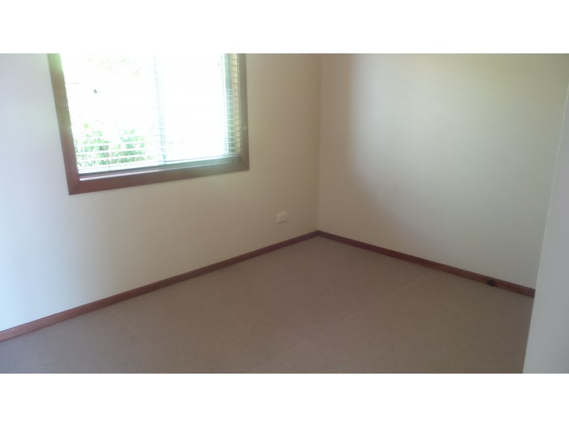 2 Folia Close, West Nowra NSW 2541
