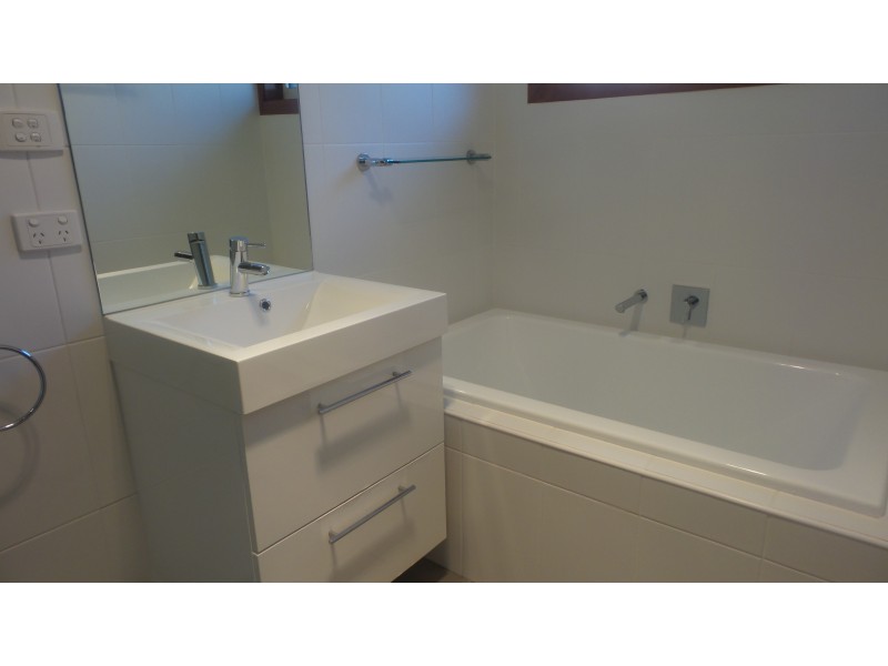 2 Folia Close, West Nowra NSW 2541