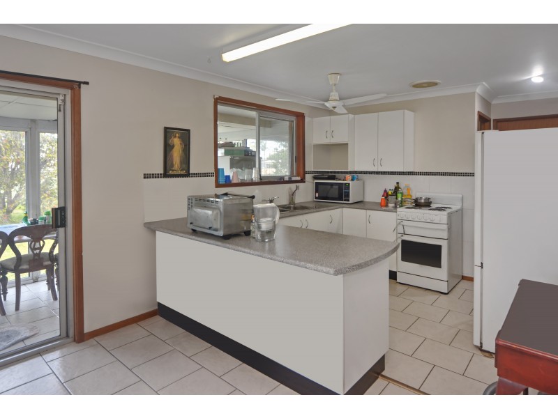 14 Crawford Drive, North Nowra NSW 2541