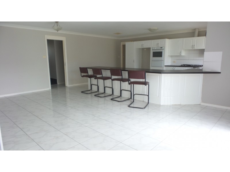 18 Mountain Ash Close, Worrigee NSW 2540