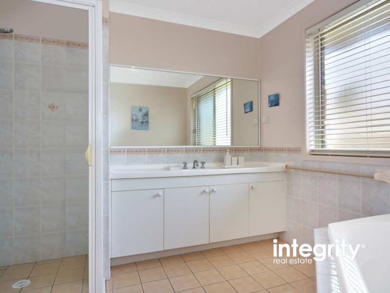 43 Burradoo Crescent, Nowra NSW 2541