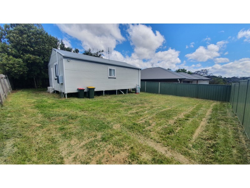 8a Albatross Road, Nowra NSW 2541