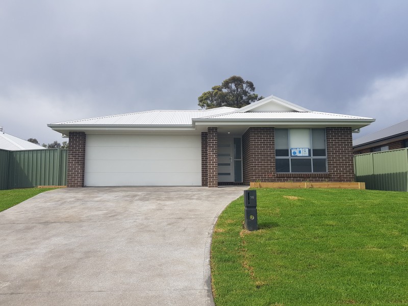 16 Adele Close, Nowra NSW 2541