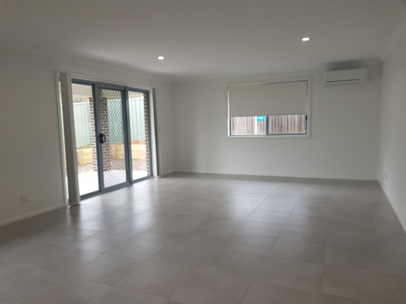 16 Adele Close, Nowra NSW 2541
