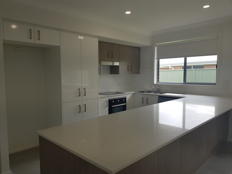 16 Adele Close, Nowra NSW 2541