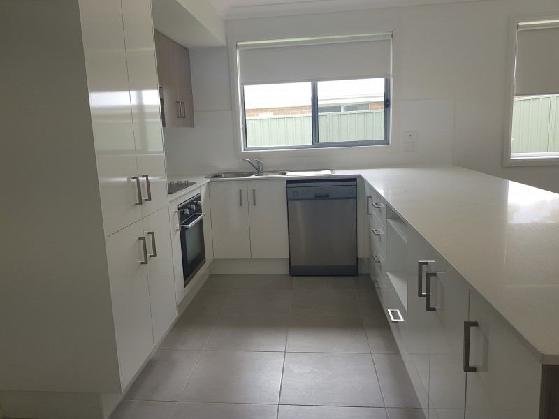 16 Adele Close, Nowra NSW 2541