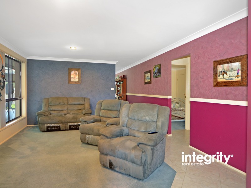 11 Lightwood Drive, West Nowra NSW 2541