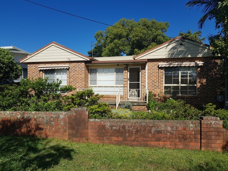 4 Crest Avenue, North Nowra NSW 2541