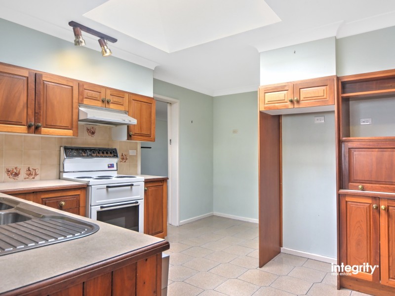 15 Colyer Avenue, Nowra NSW 2541