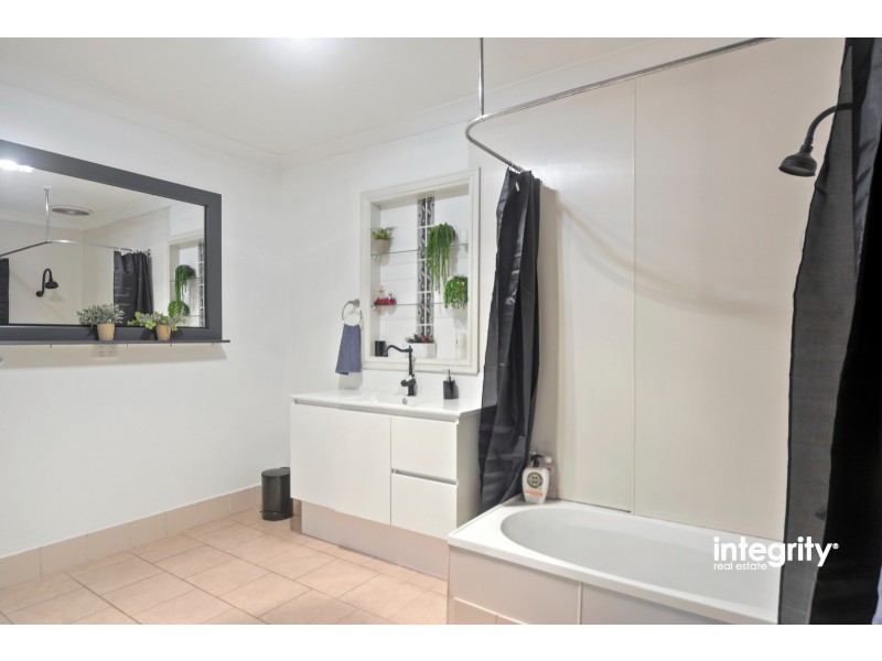 465 Princes Highway, Bomaderry NSW 2541