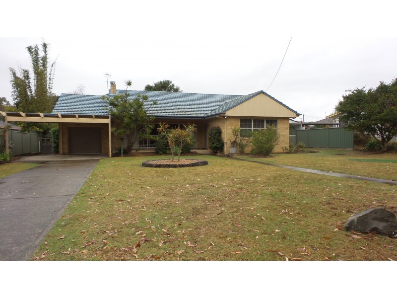 104 West Birriley Street, Bomaderry NSW 2541
