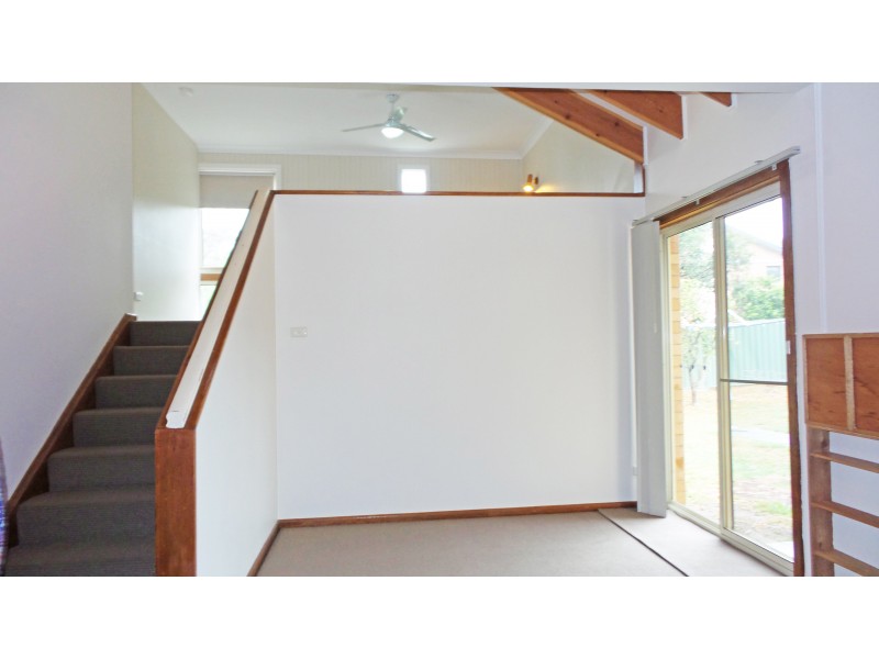 104 West Birriley Street, Bomaderry NSW 2541