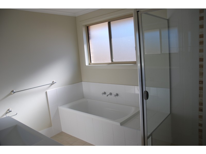 6 Doreen Court, West Nowra NSW 2541