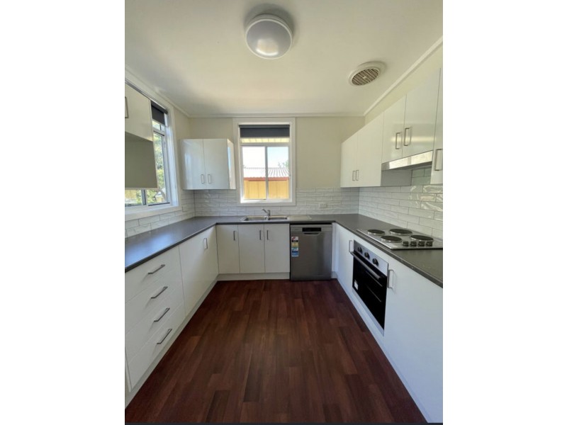 42 Birriley Street, Bomaderry NSW 2541