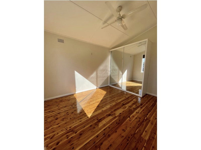 42 Birriley Street, Bomaderry NSW 2541