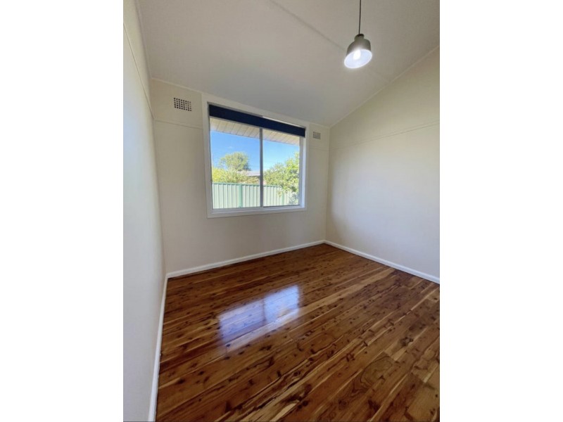 42 Birriley Street, Bomaderry NSW 2541