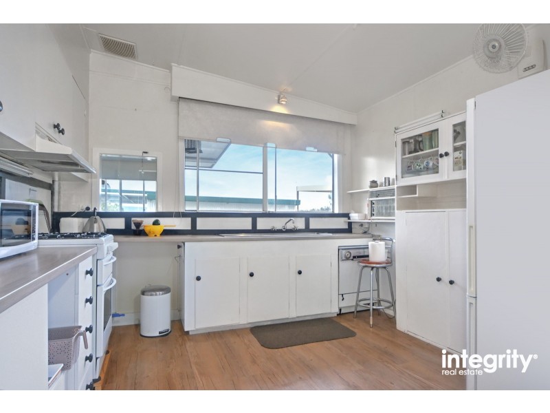 113 Greenwell Point Road, Worrigee NSW 2540