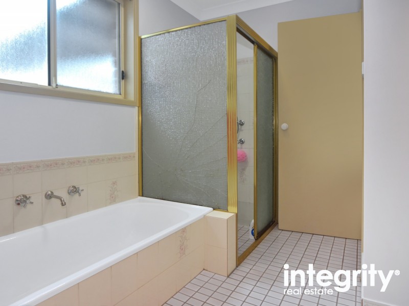 12 Beyeri Avenue, West Nowra NSW 2541