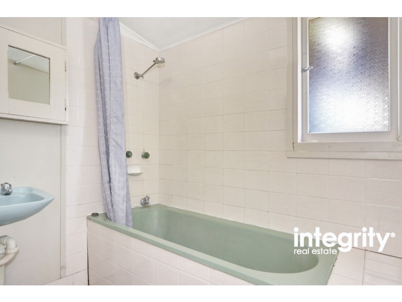 6 Tarawara Street, Bomaderry NSW 2541