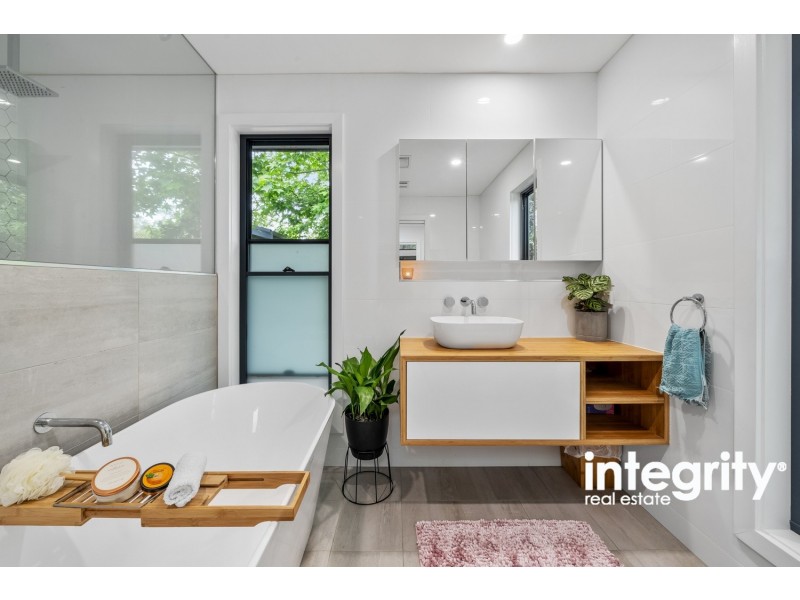 8 Bimbimbie Avenue, Bangalee NSW 2541