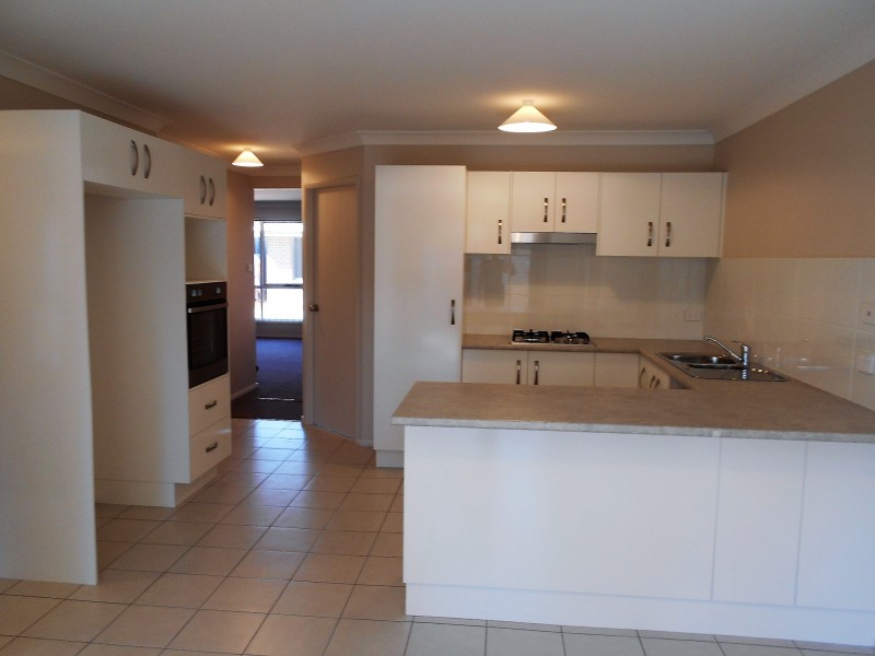 8/26 Hawthorn Avenue, Nowra NSW 2541