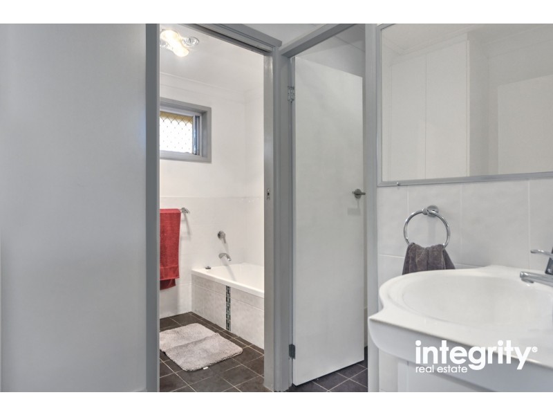 4 Pioneer Place, Nowra NSW 2541