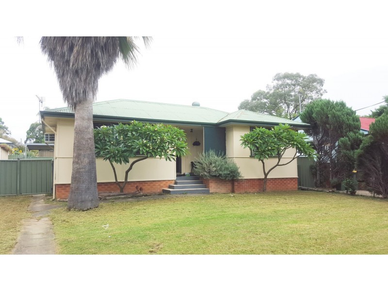 6 Knapp Avenue, Nowra NSW 2541