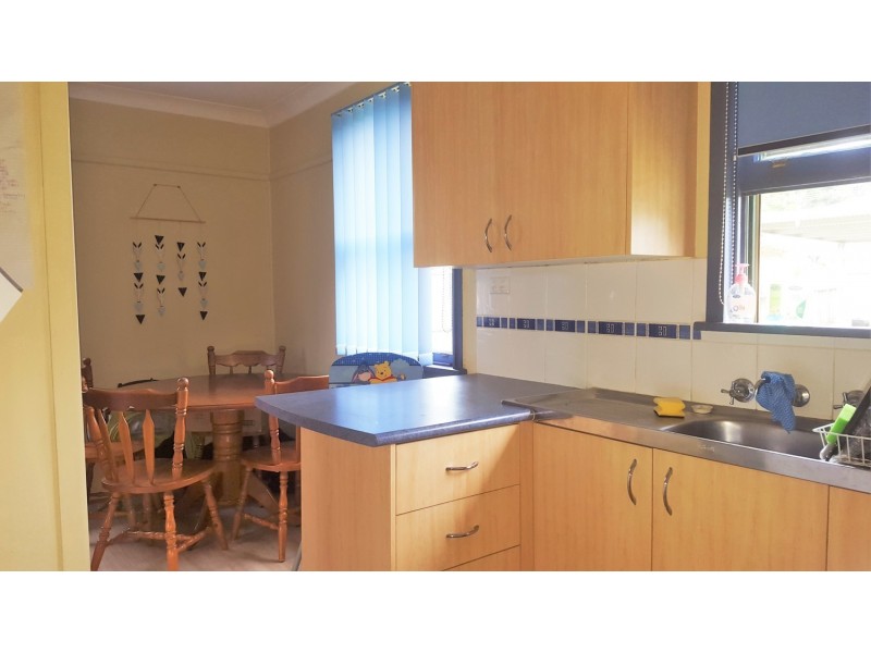 6 Knapp Avenue, Nowra NSW 2541