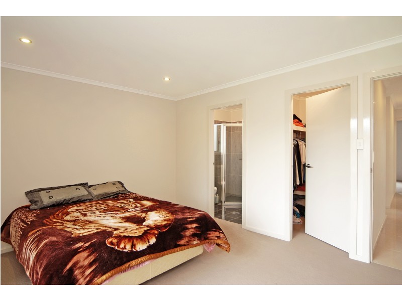 40 Carrington Park Drive, Nowra NSW 2541