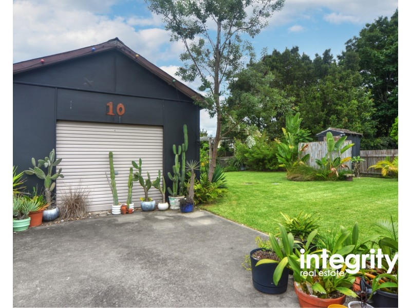10 Lynburn Avenue, Bomaderry NSW 2541