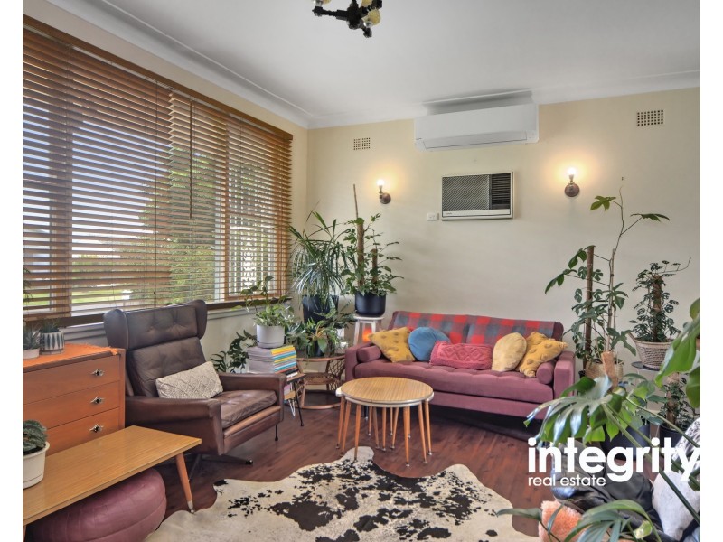 10 Lynburn Avenue, Bomaderry NSW 2541
