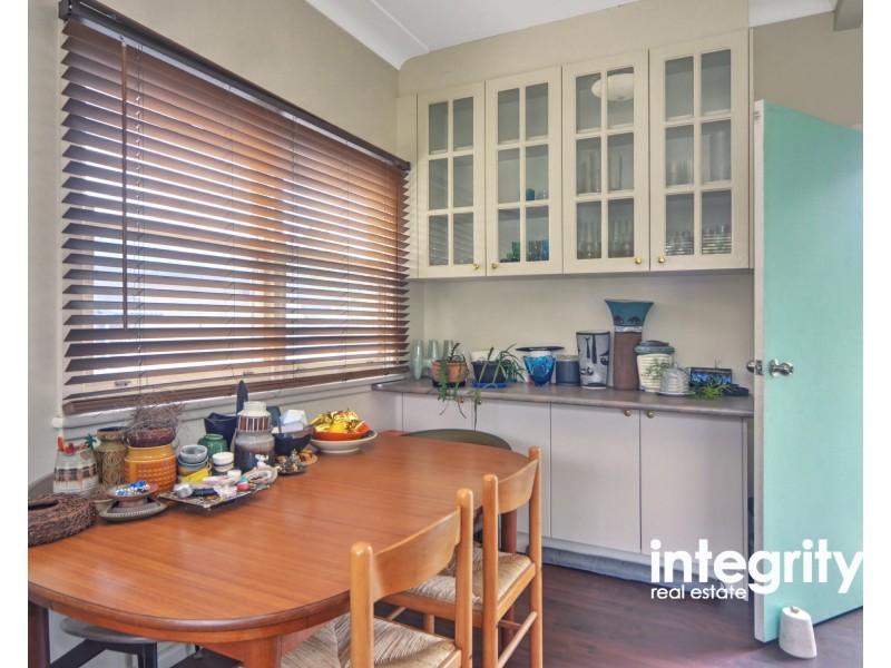 10 Lynburn Avenue, Bomaderry NSW 2541