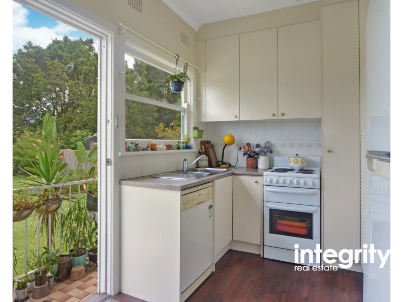 10 Lynburn Avenue, Bomaderry NSW 2541
