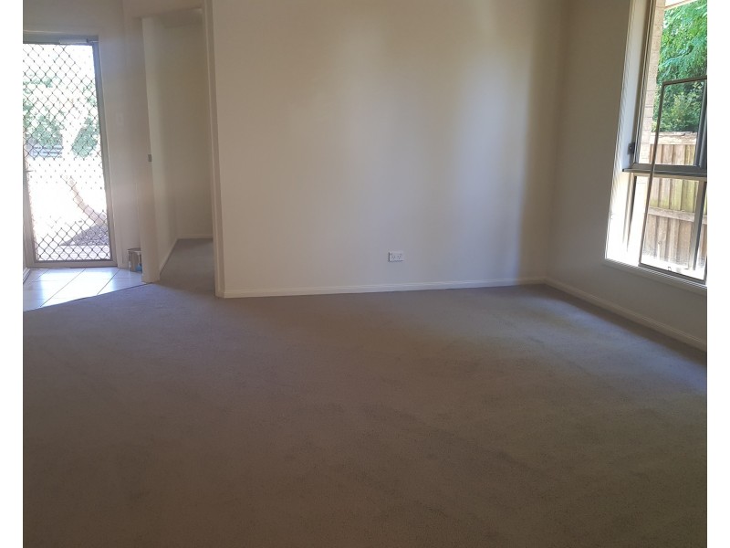 1/8 Meroo Road, Bomaderry NSW 2541