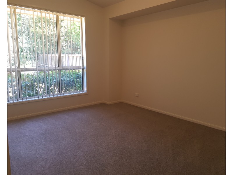 1/8 Meroo Road, Bomaderry NSW 2541