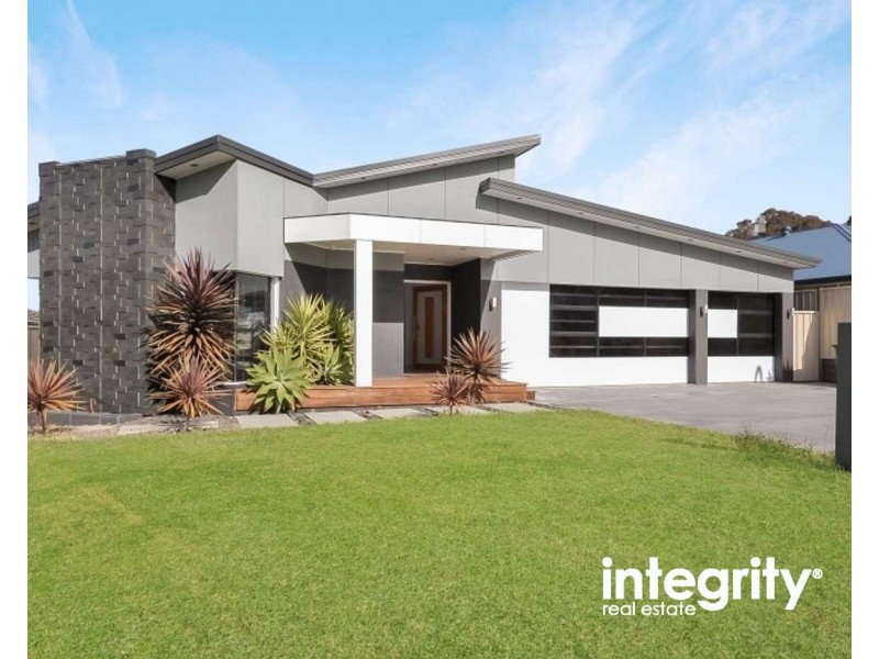11 Barbata Grove, South Nowra NSW 2541