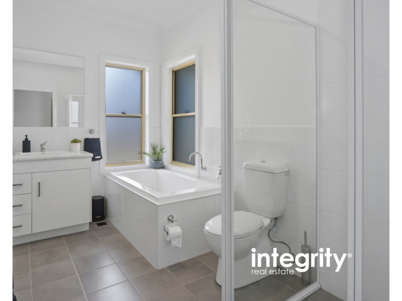 24/33 Lynburn Avenue, Bomaderry NSW 2541