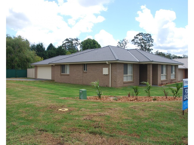 1 Doreen Court, West Nowra NSW 2541