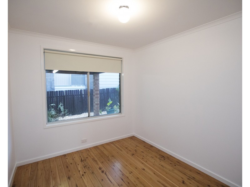 8 Peak Avenue, North Nowra NSW 2541