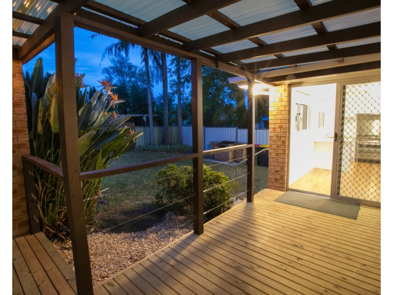 8 Peak Avenue, North Nowra NSW 2541
