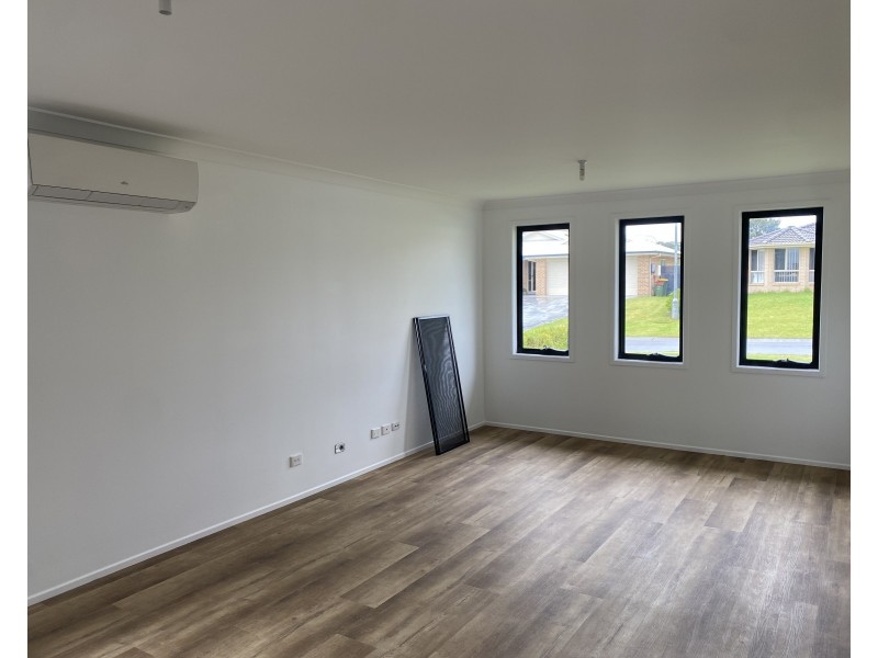 4 Golden Ash Close, Worrigee NSW 2540