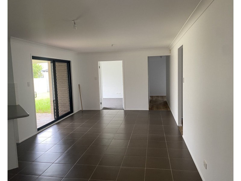 4 Golden Ash Close, Worrigee NSW 2540