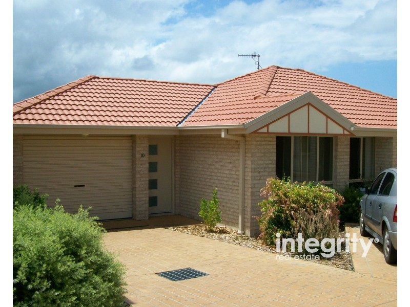 10/8 Meroo Road, Bomaderry NSW 2541