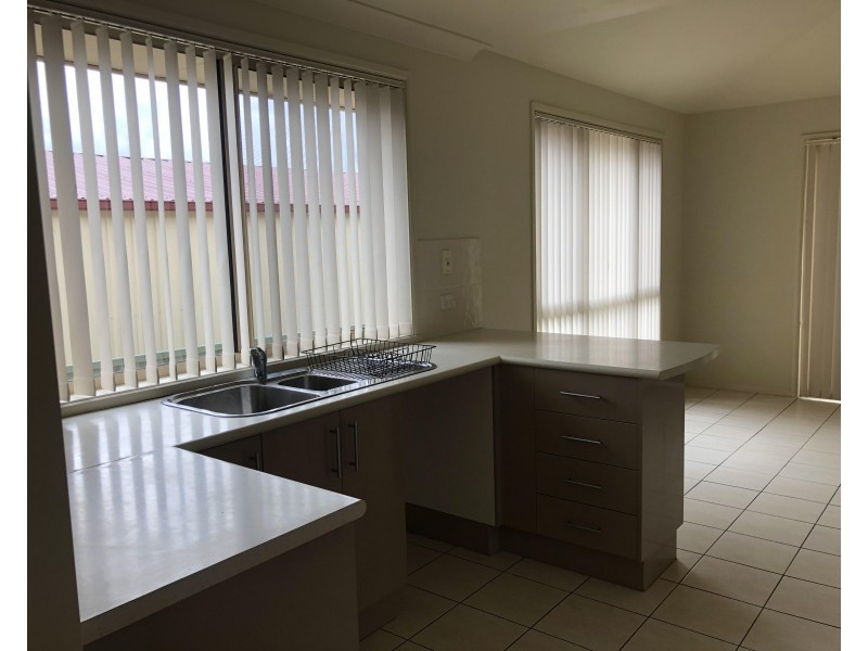 10/8 Meroo Road, Bomaderry NSW 2541