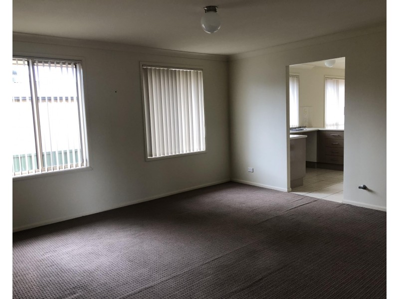 10/8 Meroo Road, Bomaderry NSW 2541