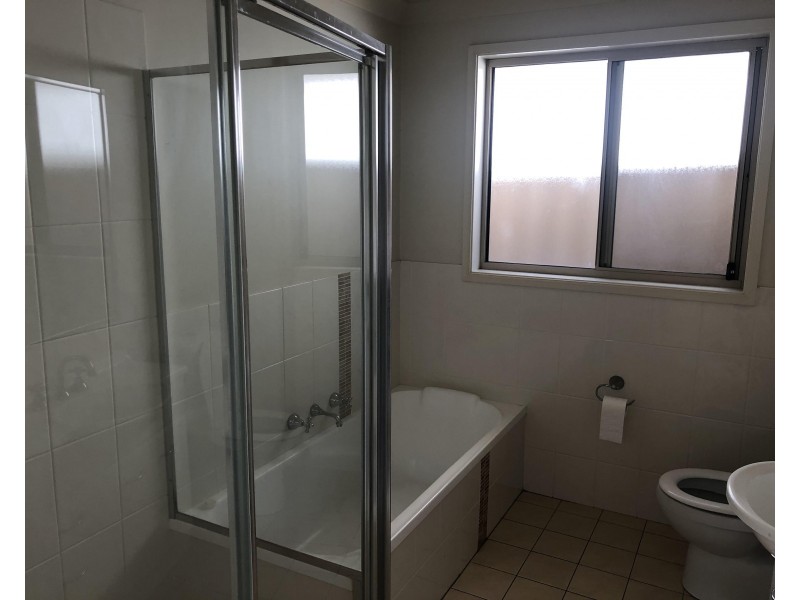 10/8 Meroo Road, Bomaderry NSW 2541