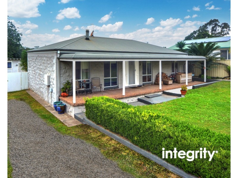 16 Maybush Way, West Nowra NSW 2541