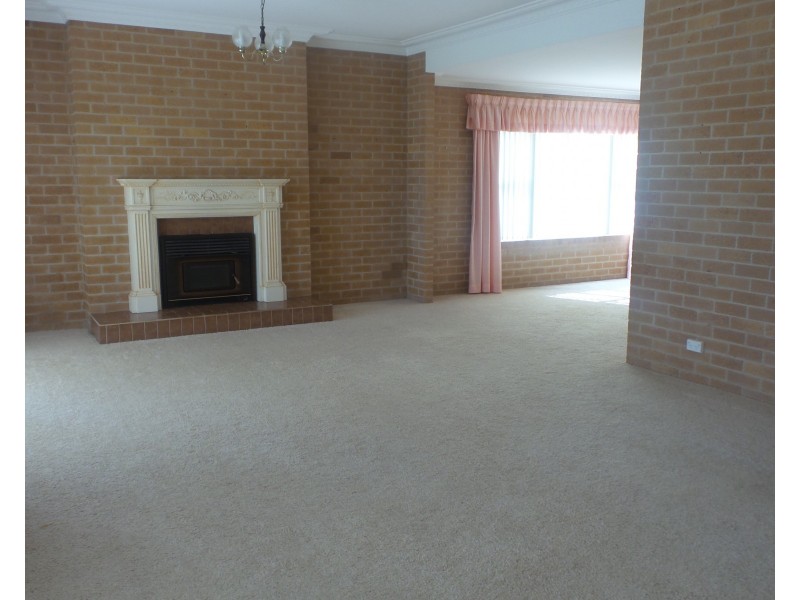 6 Worrigee Street, Nowra NSW 2541